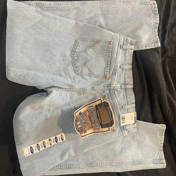 Brand new wrangler jeans - Picture 2 of 2